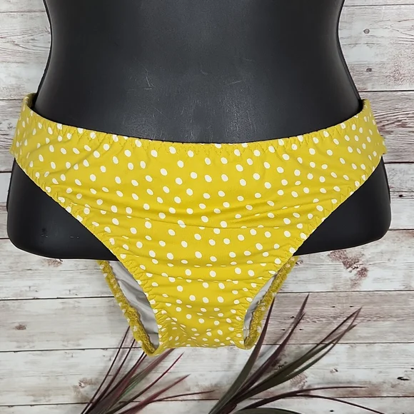 Land's End woman's size 4, yellow polka dot bikini - Picture 3 of 7